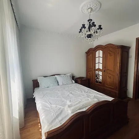 Urban With 3 Bedrooms Констанца