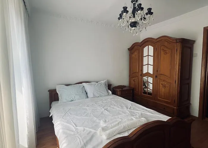 Urban With 3 Bedrooms Constanţa