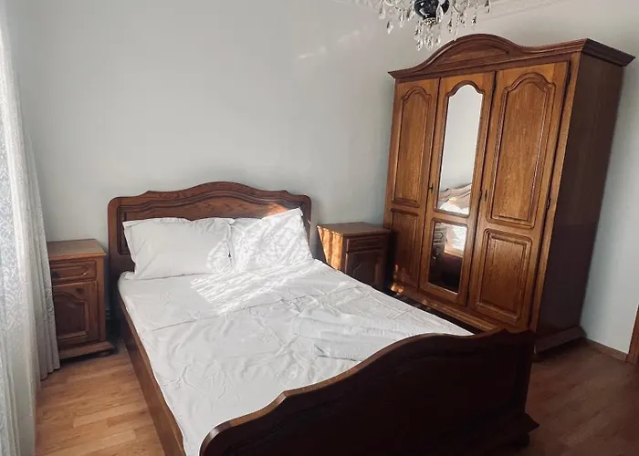 Urban With 3 Bedrooms Apartment Constanta